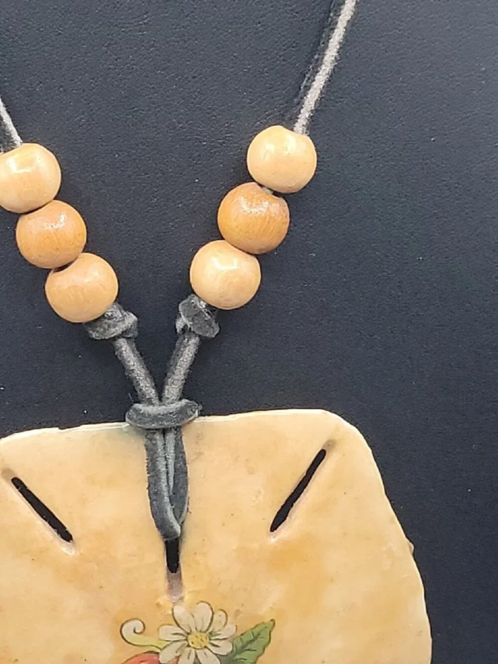VTG Decoupaged Large Sand Dollar pendant necklace Wood Beads 28